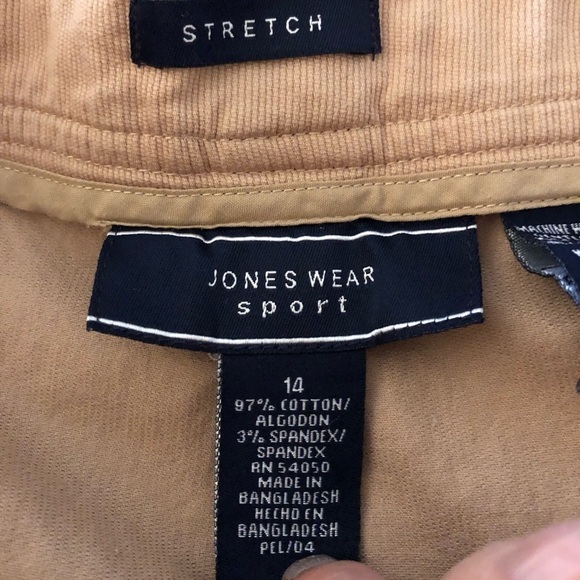 Jones Wear Sport Stretch tan crop wide leg pants. - Picture 7 of 12